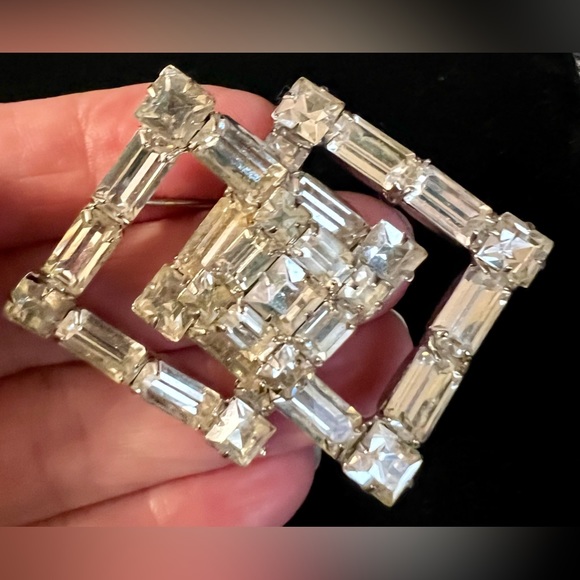Vtg Intertwined Squares Rhinestone Art Deco Brooch Pin & Clip Earrings EUC RARE - Picture 6 of 7